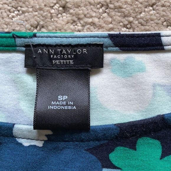 Ann Taylor Factory top. Size SP. Excellent condition. - Picture 2 of 3